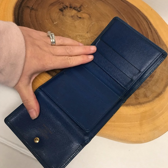Louis Vuitton Epi Leather Mini Snap Wallet - Picture 7 of 11